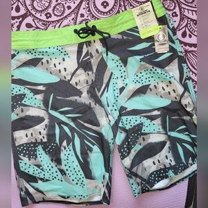 Volcom Green and Black Leaf Print Women's Athletic Shorts